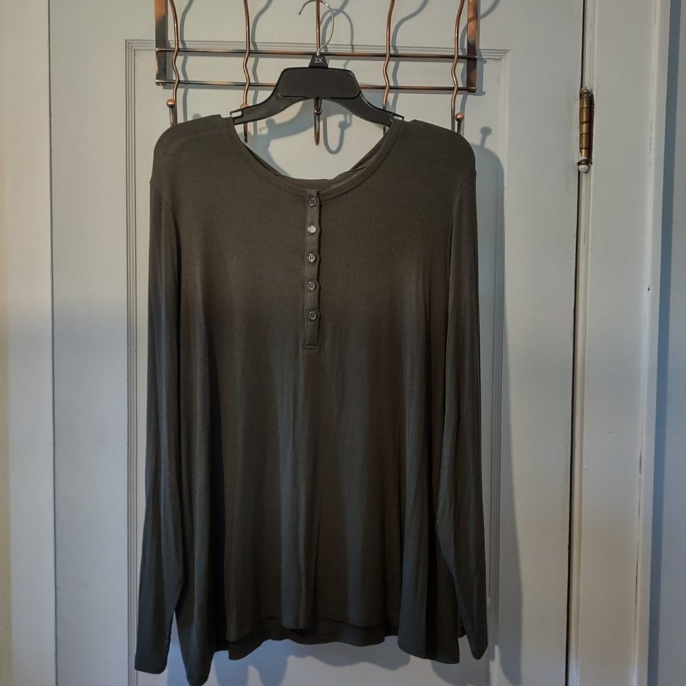2X Magashoni Forest green henley style top